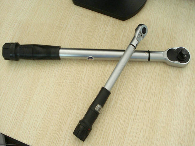 �̶�ʽ�ֶ�Ť������