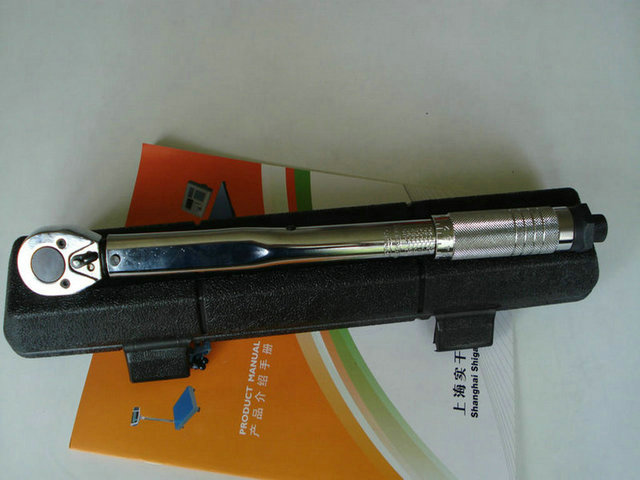 预置扭矩扳手