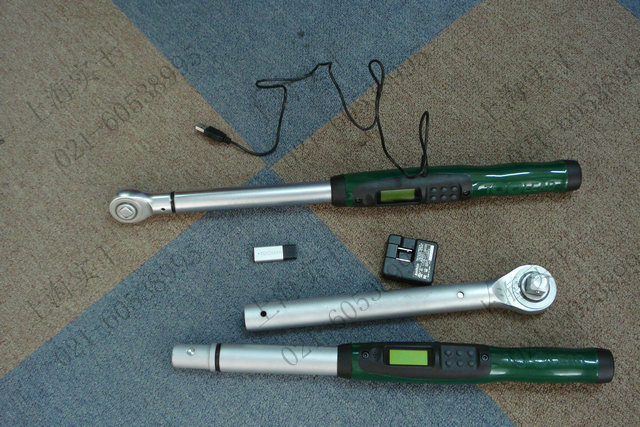 �߾����ֶ�Ť������ͼƬ