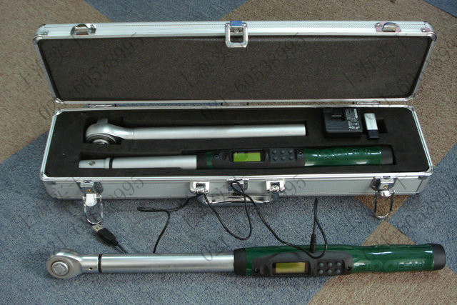 �߾����ֶ�Ť������ͼƬ